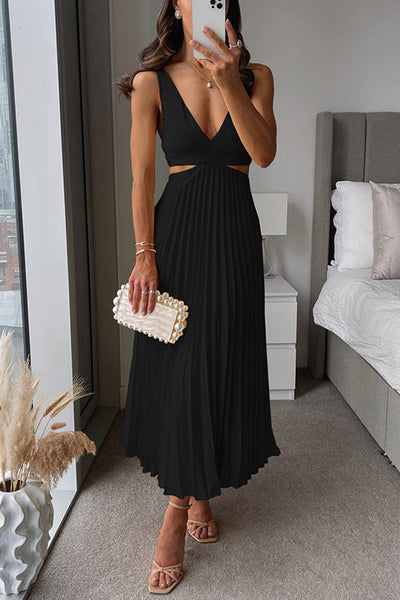 Gabrielle™ | V-Neck Cut-Out Pleated Maxi Dress